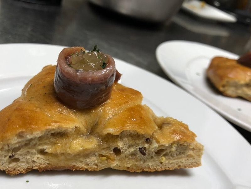 focaccia con acciughe del cantabrico e marmellate terra aqua Cena Gourmet a Ristorante Binomio - Dalmine